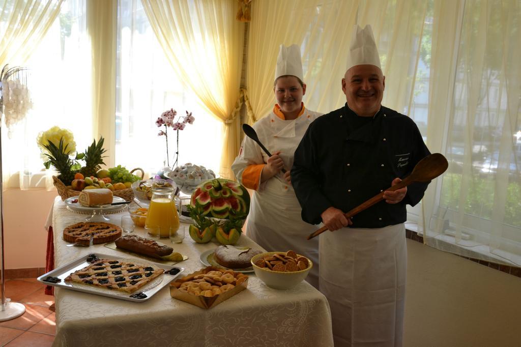 Hotel Stockholm Lido di Jesolo Bagian luar foto